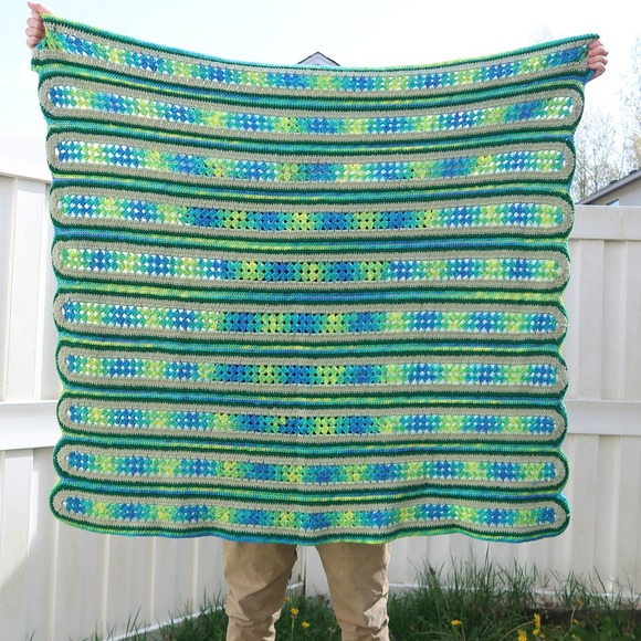 Vintage blue and green striped crochet knit granny afghan blanket - Picture 3 of 4